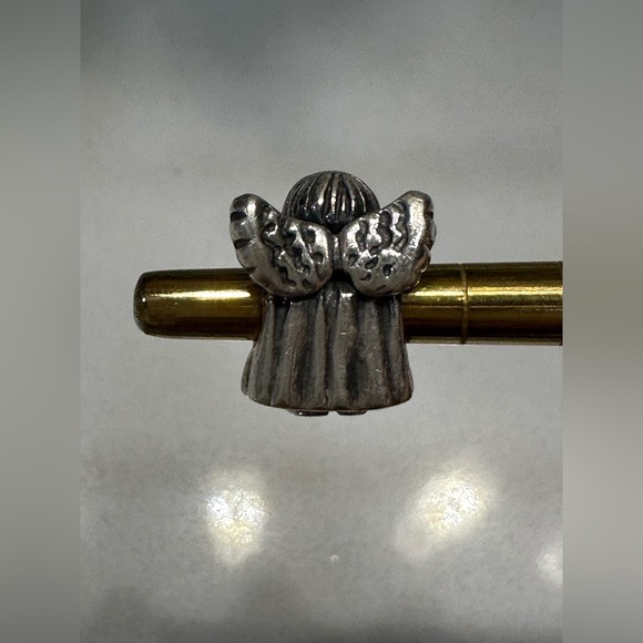 Pandora authentic retired "Angel of Hope" charm - Picture 4 of 4